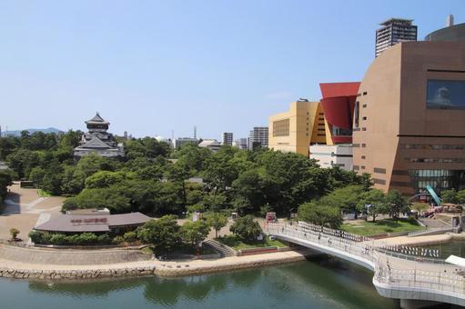 北九州市役所と小倉城、 北九州市役所と小倉城、 北九州市,北九州市役所,小倉北区の写真素材