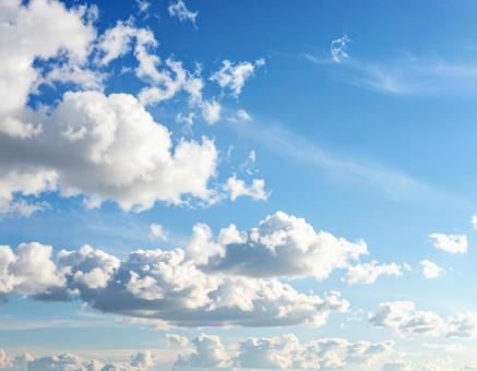 よく晴れた青空と白い雲 よく晴れた青空と白い雲の写真