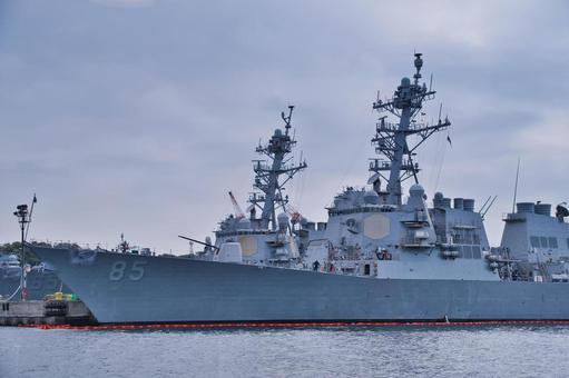 横須賀港に停泊している船 横須賀港,船,最先端の写真素材