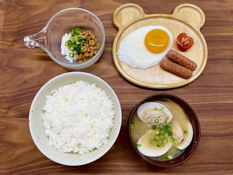 ハマグリの味噌汁の朝ご飯② ハマグリの味噌汁の朝ご飯②の写真