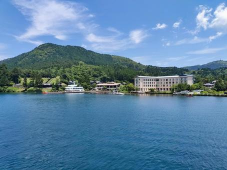 箱根町港と箱根遊船 芦ノ湖海賊船から 箱根町港と箱根遊船 芦ノ湖海賊船から 箱根遊船,箱根海賊船,遊覧船の写真素材