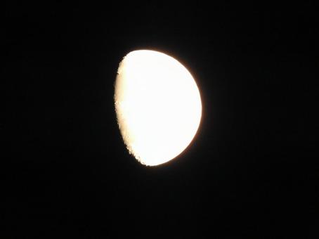 The waxing moon, JPG