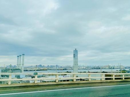 首都高湾岸線から望む横浜市扇島の風景 扇島,京浜工業地帯,京浜運河の写真素材