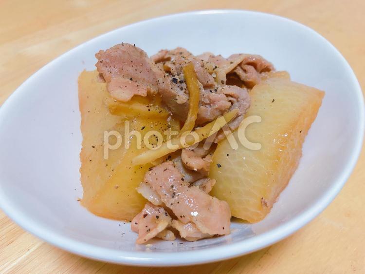 大根と豚肉の煮物 大根,豚肉,煮物の写真素材