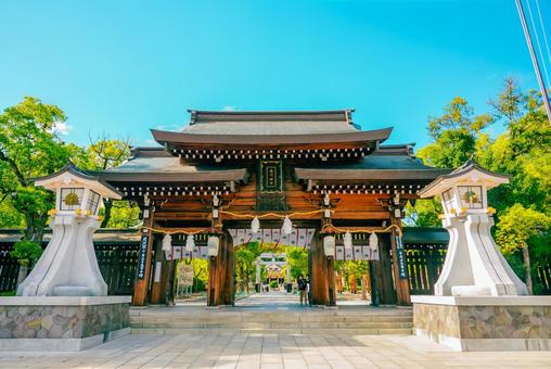 【兵庫】神戸駅周辺の湊川神社 湊川神社,兵庫,神戸の写真素材