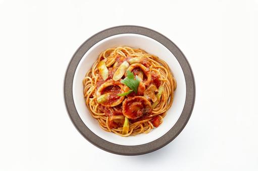 帆立とイカのトマトソースパスタ 帆立とイカのトマトソースパスタ トマトスパゲッティー,ペスカトーレ,アラビアータの写真素材