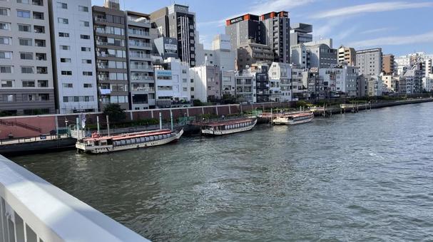 At the Sumida River①, JPG