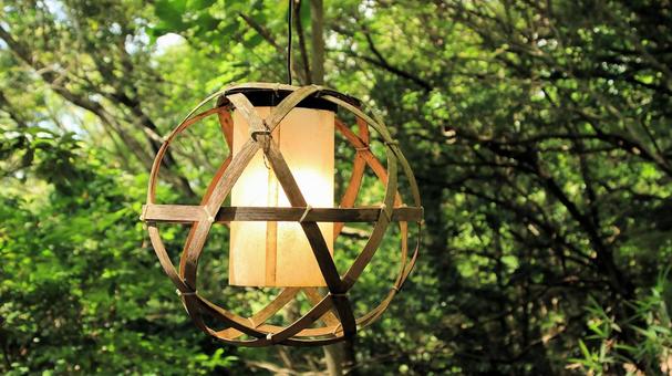 初秋の八幡山城参道の行燈 初秋の八幡山城参道の行燈の写真