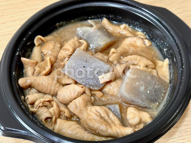 スーパーで買った豚モツ煮込み　土手煮風 土手煮,豚,モツの写真素材