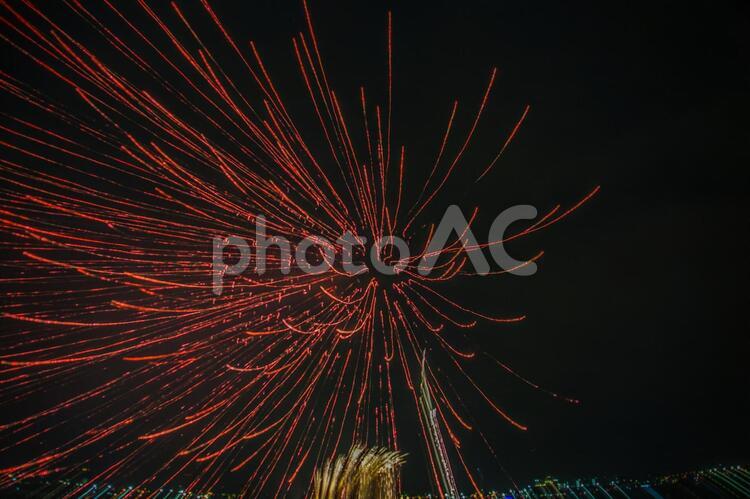 横浜みなとみらいの花火（横浜開港祭2019） 花火,横浜開港祭,夏の写真素材