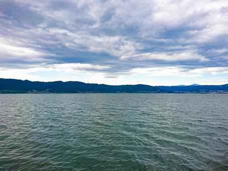 Photo, lake suwa, see the boat, suwa city, 