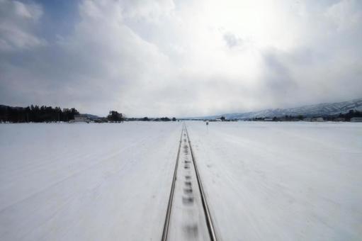 雪国をゆく 雪,冬,12月の写真素材