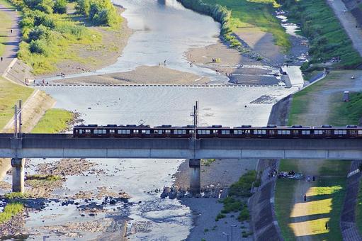 猪名川鉄橋を渡る阪急宝塚線 猪名川,鉄橋,橋梁の写真素材