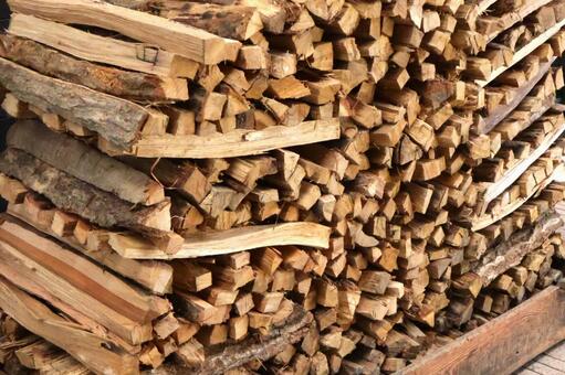 積み上げられた薪　薪ストーブ　木材 薪,薪ストーブ,冬の写真素材