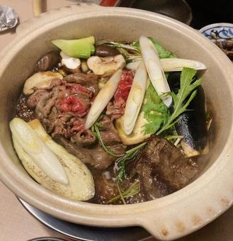 すき焼き すき焼き すき焼き,鍋,牛肉の写真素材