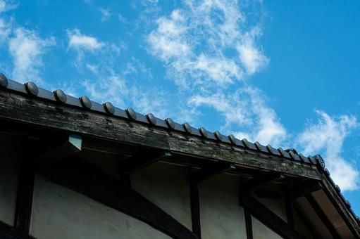 瓦屋根と夏空 瓦屋根と夏空の写真
