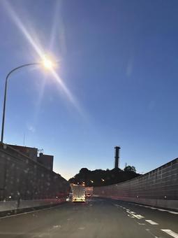 夜明けの道 朝焼け,早朝,夜明けの写真素材