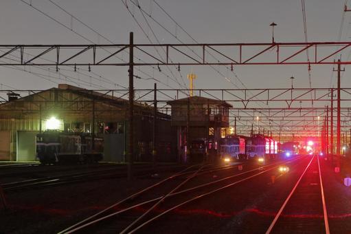 秩父鉄道、夜の広瀬川原車庫 秩父鉄道、夜の広瀬川原車庫 秩父鉄道,秩鉄,広瀬川原の写真素材