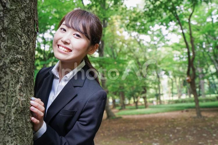 笑顔のビジネスウーマン コピースペース,晴れ,屋外の写真素材