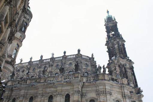 雪のドレスデン城　カトリック旧宮廷教会 ドレスデン城,カトリック旧宮廷教会,大聖堂の写真素材