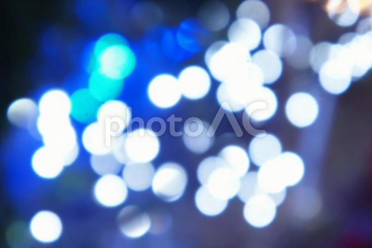 青と白の玉ボケのイルミネーション 青,白,ブルーの写真素材