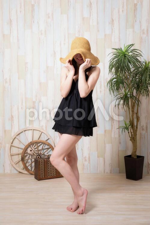 水着を着た女性 水着,モデル,美脚の写真素材