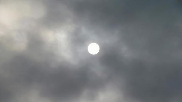 夜明けの太陽 夜明けの太陽の写真