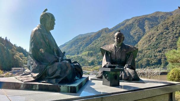 遠山土佐守と徳川家康の対面像 遠山土佐守と徳川家康の対面像 和田城,遠山郷,南信濃和田の写真素材