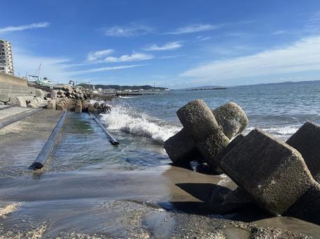 波打ち際とテトラポッド 波打ち際,海,テトラポッドの写真素材