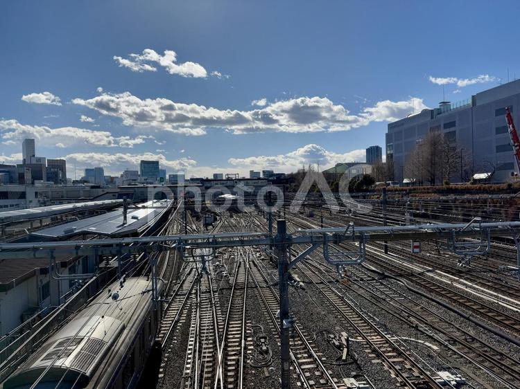 上から見た上野駅周辺の線路 人口地盤,道路,駅前の写真素材