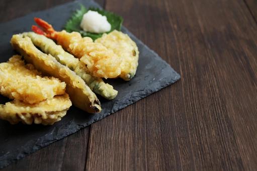 天ぷら盛り合わせ 天ぷら盛り合わせ 天ぷら,海老,野菜の写真素材