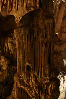 自然が造り上げた古代の鍾乳洞 石灰岩,洞窟,美しいの写真素材