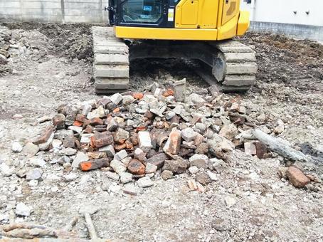 基礎解体工事の風景 散歩,住宅街,油圧ショベルの写真素材