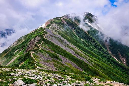 北アルプスの白馬岳へ続く稜線 北アルプスの白馬岳へ続く稜線の写真