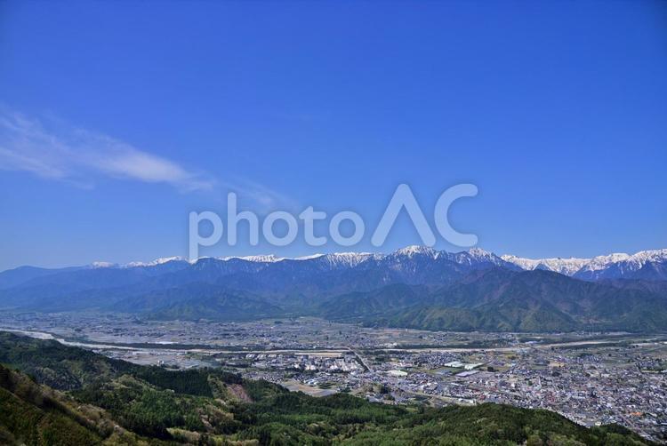 鷹狩山から見た大町市と北アルプスの山々 北アルプス,大滝山,蝶ヶ岳の写真素材