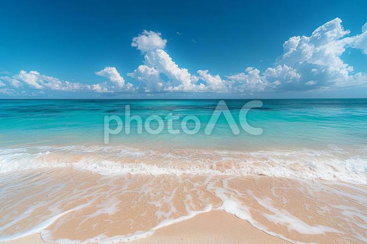 透き通る青い海と白い砂浜の風景 海,空,夏の写真素材