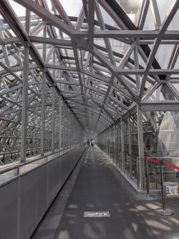 空中歩道 空中歩道 駅,歩道,鉄骨の写真素材