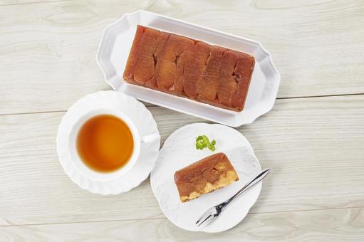 タルトタタンと紅茶 タルトタタンと紅茶 タルトタタン,リンゴ,真俯瞰の写真素材