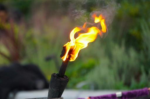 街中の大道芸の松明の炎2 松明,芸,火の写真素材