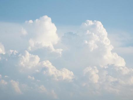 夏の空とモコモコ雲☺︎ 夏の空とモコモコ雲☺︎の写真