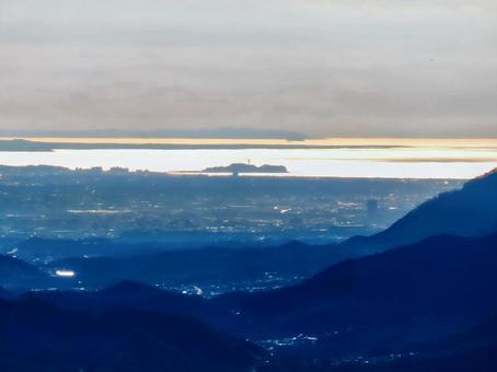 陣馬山から見える江の島 陣馬山,江の島,山頂の写真素材