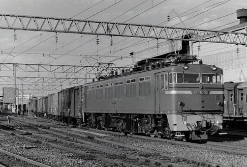 ED76 92号機けん引の貨物列車 ED76 92号機けん引の貨物列車 のりもの,鉄道写真,国鉄車両の写真素材