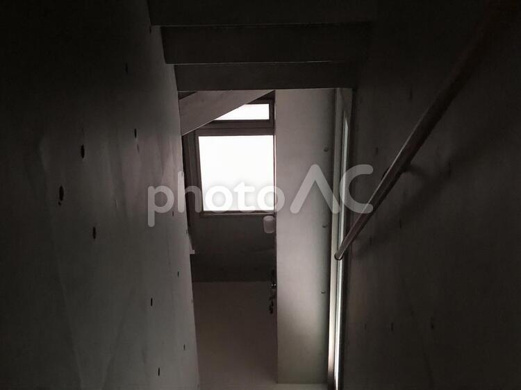 レンタルオフィスの壁内通路階段 オフィス,屋内,階段の写真素材