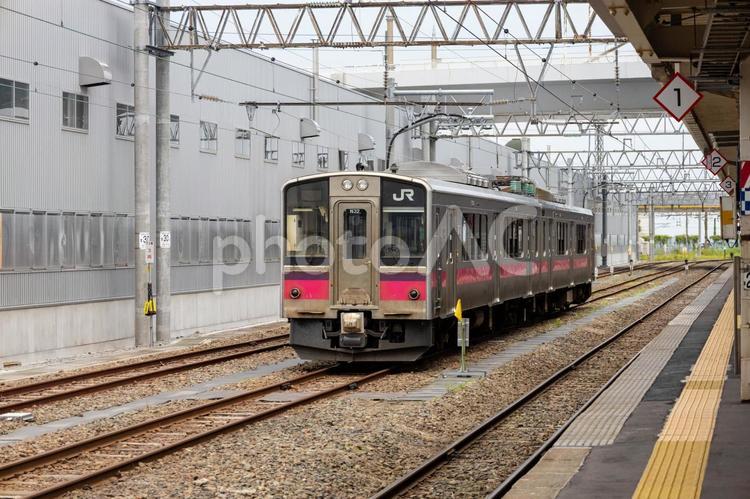 青森駅待避線の701系電車車両 鉄道,青森駅,電車の写真素材