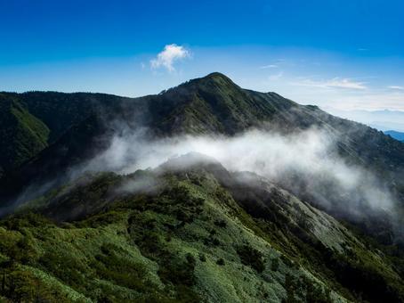 白砂山の滝雲 白砂山,滝雲,群馬の写真素材