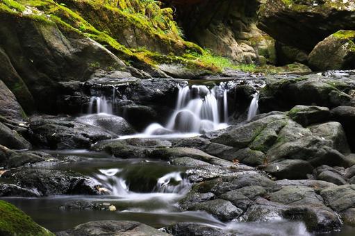 滝川の流れ 滝川の流れ 三重県名張市,赤目四十八滝,滝川の写真素材
