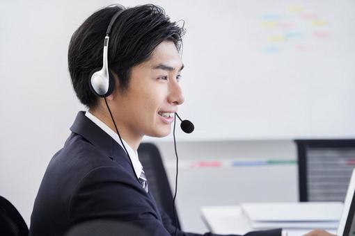 Businessman answering inquiries, centre d'appels, un homme, un homme d'affaires, JPG