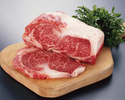 肉塊 サーロイン 牛肉 肉塊 サーロイン 牛肉の写真