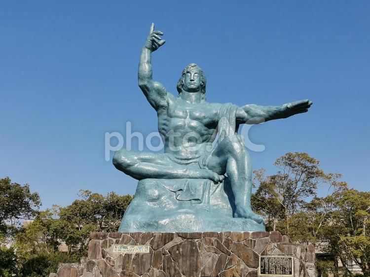 長崎　平和公園　平和祈念像 長崎,平和公園,平和祈念像の写真素材