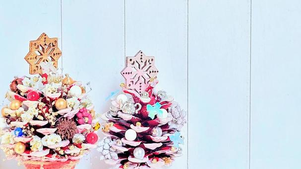 小さいクリスマスツリー クリスマスツリー,12月,オーナメントの写真素材